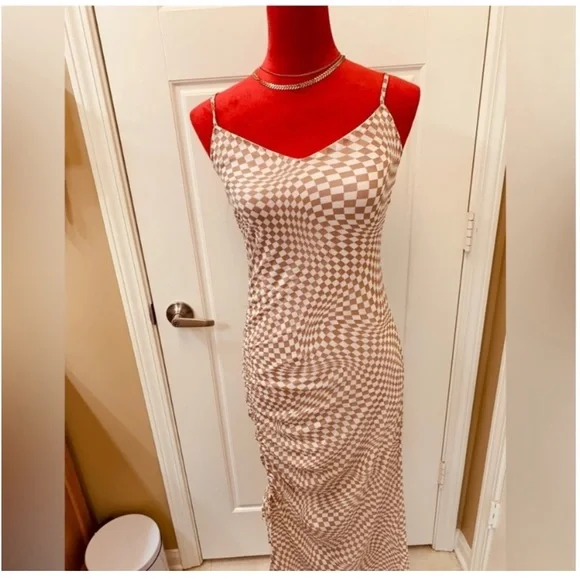 SPAGHETTI STRAP RUCHED PRINTED MAXI DRESS - Picture 6 of 12